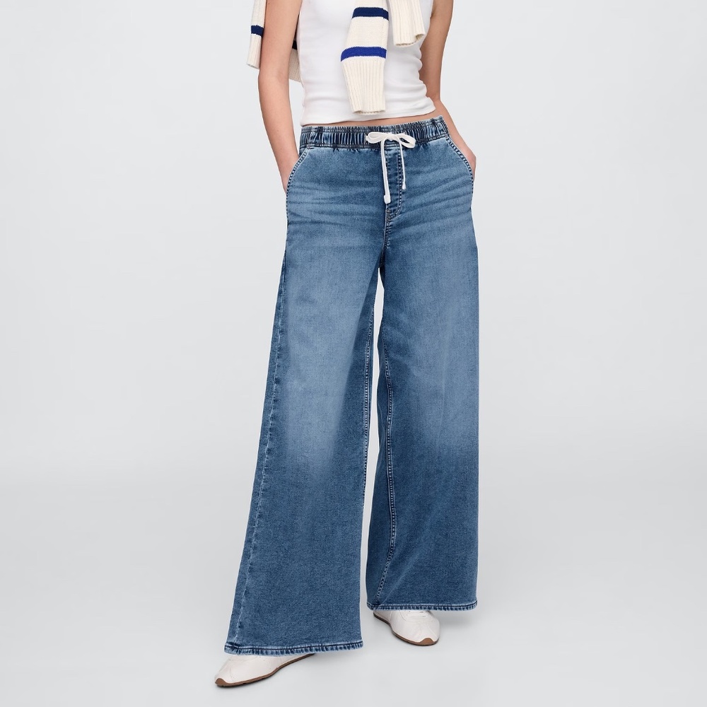 High Rise Pull-On Baggy Sweatpant Jeans